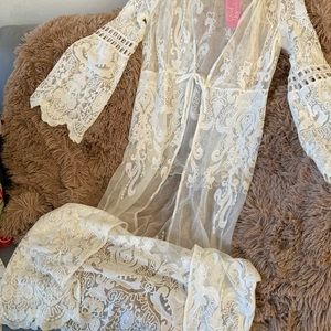 Woman lace vest